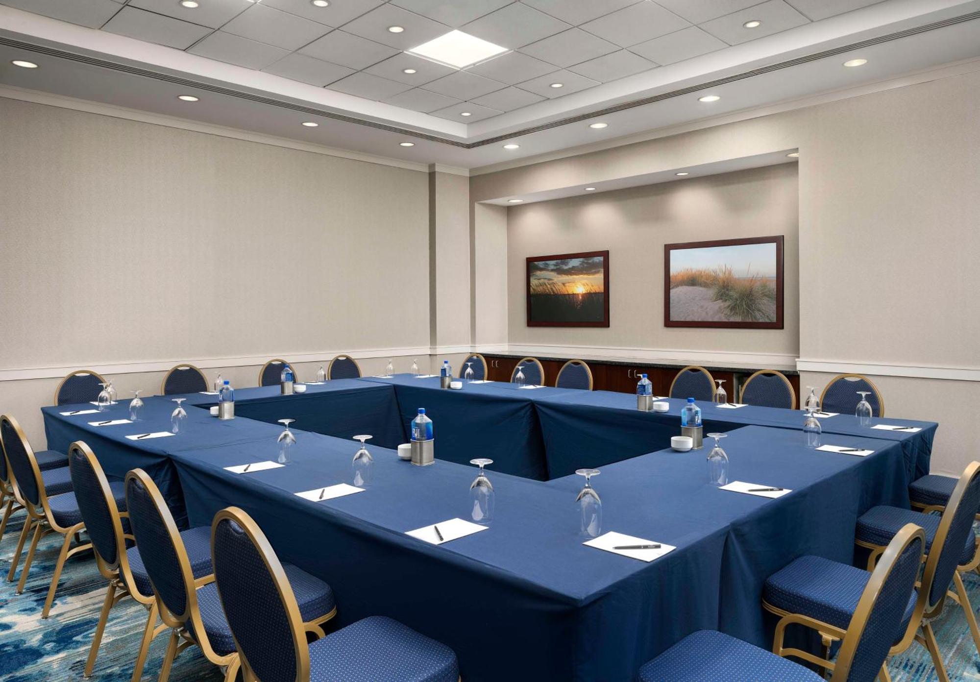Hilton Virginia Beach Oceanfront Exterior photo